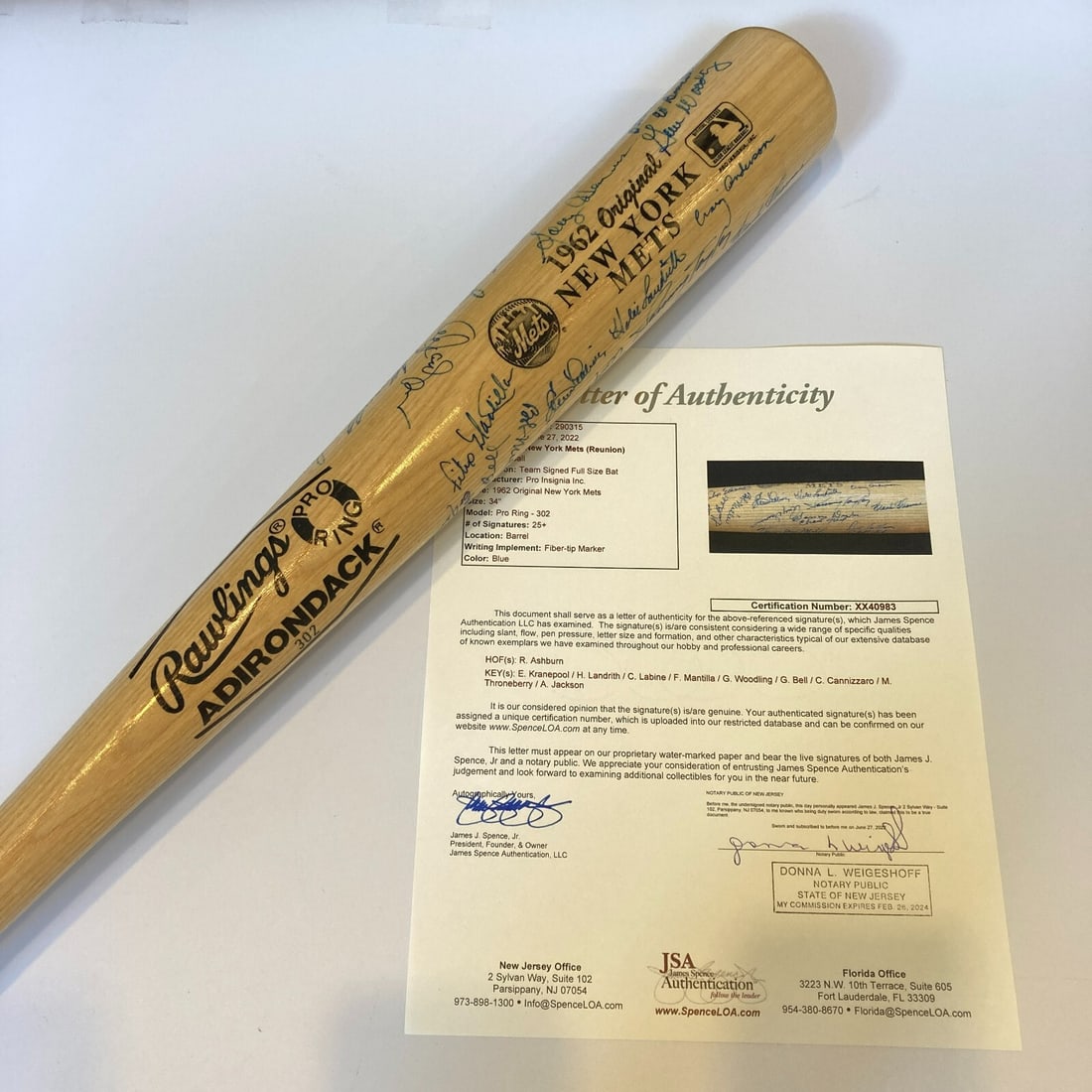 1962 New York Mets Team Signed Bat 25+ Autographs JSA COA: 1962 New York Mets Team Signed Bat 25+ Autographs JSA COA Celebrate the historic 1962 New York Mets inaugural season with this team-signed baseball bat featuring over 25 signatures from players. Authe