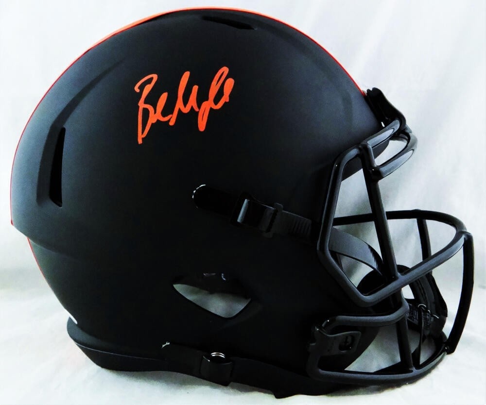 Baker Mayfield Autographed Cleveland Browns Eclipse Helmet Beckett Authenticated: Baker Mayfield Autographed Cleveland Browns Eclipse Helmet Beckett Authenticated This is a full-size Eclipse helmet signed by Baker Mayfield, featuring a bold design that showcases the Cleveland Brown