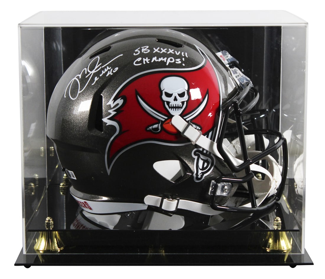 Mike Alstott Signed Full Size Helmet SB XXXVII Champs Beckett Authenticated: Mike Alstott Signed Full Size Helmet SB XXXVII Champs Beckett Authenticated This Riddell Full Size Speed Replica Helmet is a must-have for any Tampa Bay Buccaneers fan. Personally signed by Mike Alsto