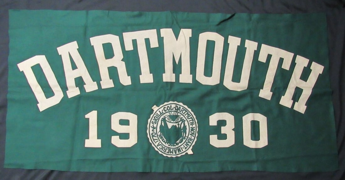 Vintage Dartmouth Big Green 1930 NCAA Pennant 67x33.5 Felt Banner: Vintage Dartmouth Big Green 1930 NCAA Pennant 67x33.5 Felt Banner Celebrate your love for Dartmouth with this vintage Ivy League football pennant banner. Measuring 67x33.5 inches, this green felt bann