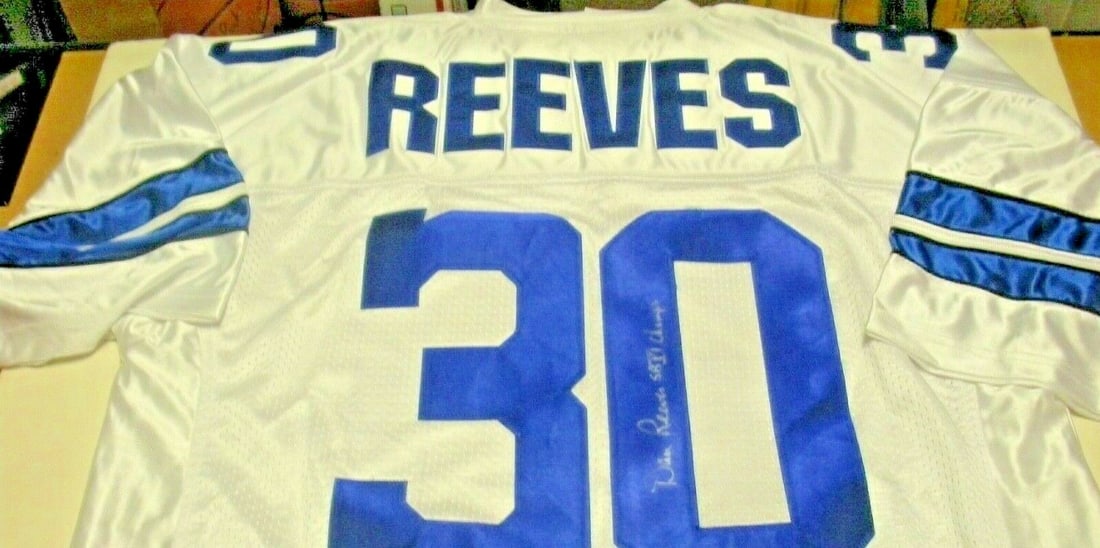 Dan Reeves Dallas Cowboys Signed Jersey with COA Super Bowl VI Champions: Dan Reeves Dallas Cowboys Signed Jersey with COA Super Bowl VI Champions Celebrate the legacy of Dan Reeves with this authentic Dallas Cowboys Super Bowl VI Champions signed jersey. This original piec
