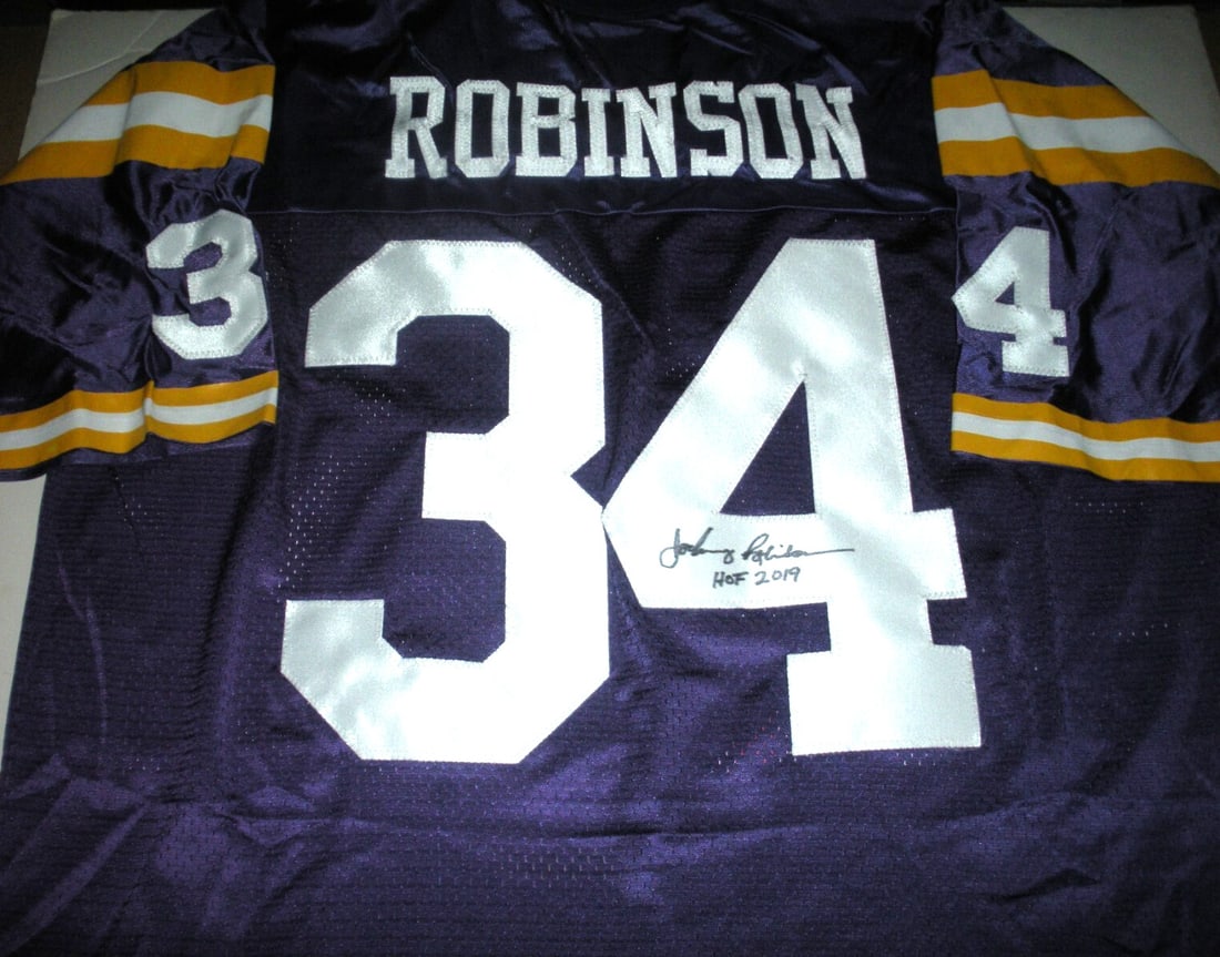 Johnny Robinson Signed Nike Jersey LSU Tigers Chiefs with COA: Johnny Robinson Signed Nike Jersey LSU Tigers Chiefs with COA This official licensed Nike jersey features the signature of Johnny Robinson, a celebrated player for both the LSU Tigers and the Kansas C