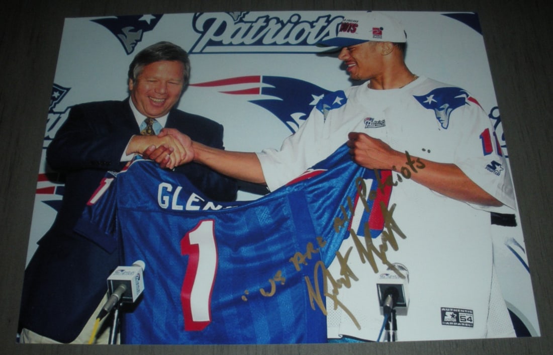 Robert Kraft Signed 8x10 Photo New England Patriots with COA: Robert Kraft Signed 8x10 Photo New England Patriots with COA Celebrate your love for the New England Patriots with this signed 8x10 photo of Robert Kraft, featuring the inspiring message "We Are All P