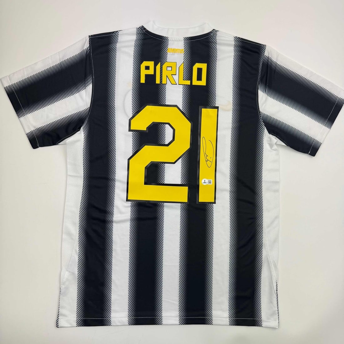 Signed Andrea Pirlo Juventus Soccer Jersey Beckett Authentication (1 of 4)