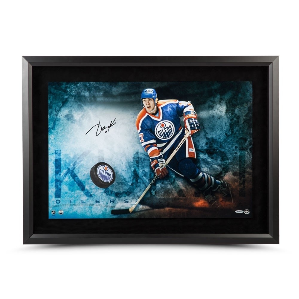 Jari Kurri Signed 16x24 Framed Photo Edmonton Oilers Upper Deck Authenticated: Jari Kurri Signed 16x24 Framed Photo Edmonton Oilers Upper Deck Authenticated Celebrate the legacy of Jari Kurri with this stunning 16x24 framed Break Thru photo. This original piece showcases the Edm
