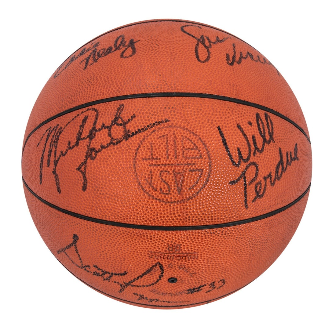 1988-89 Chicago Bulls Team Signed Basketball with Michael Jordan Beckett COA (1 of 9)