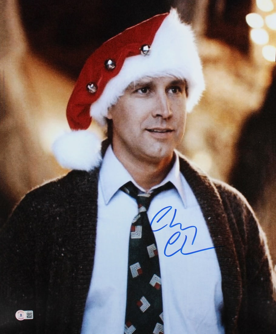 Chevy Chase Signed 16x20 Christmas Vacation Santa Hat Photo BAS Witnessed (1 of 5)