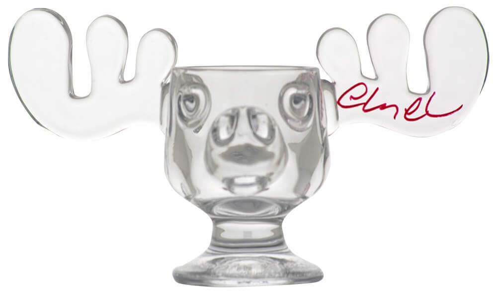 Chevy Chase Signed National Lampoon Christmas Vacation Moose Mug with COA: Chevy Chase Signed National Lampoon Christmas Vacation Moose Mug with COA This is an original glass moose mug signed by Chevy Chase, featured in the classic film National Lampoon's Christmas Vacation.