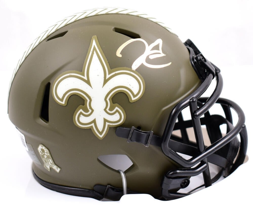 Derek Carr Signed Mini Helmet New Orleans Saints Beckett Authenticated: Derek Carr Signed Mini Helmet New Orleans Saints Beckett Authenticated This mini helmet features the signature of Derek Carr, the talented quarterback of the New Orleans Saints. It is a part of the Sa