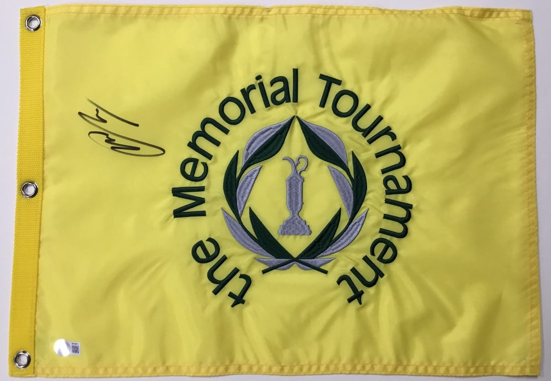 Min Woo Lee Signed Memorial Tournament Flag Beckett Authenticated BT18872: Min Woo Lee Signed Memorial Tournament Flag Beckett Authenticated BT18872 This is an official pin flag from The Memorial Tournament, signed by PGA star Min Woo Lee. The signature has been authenticate