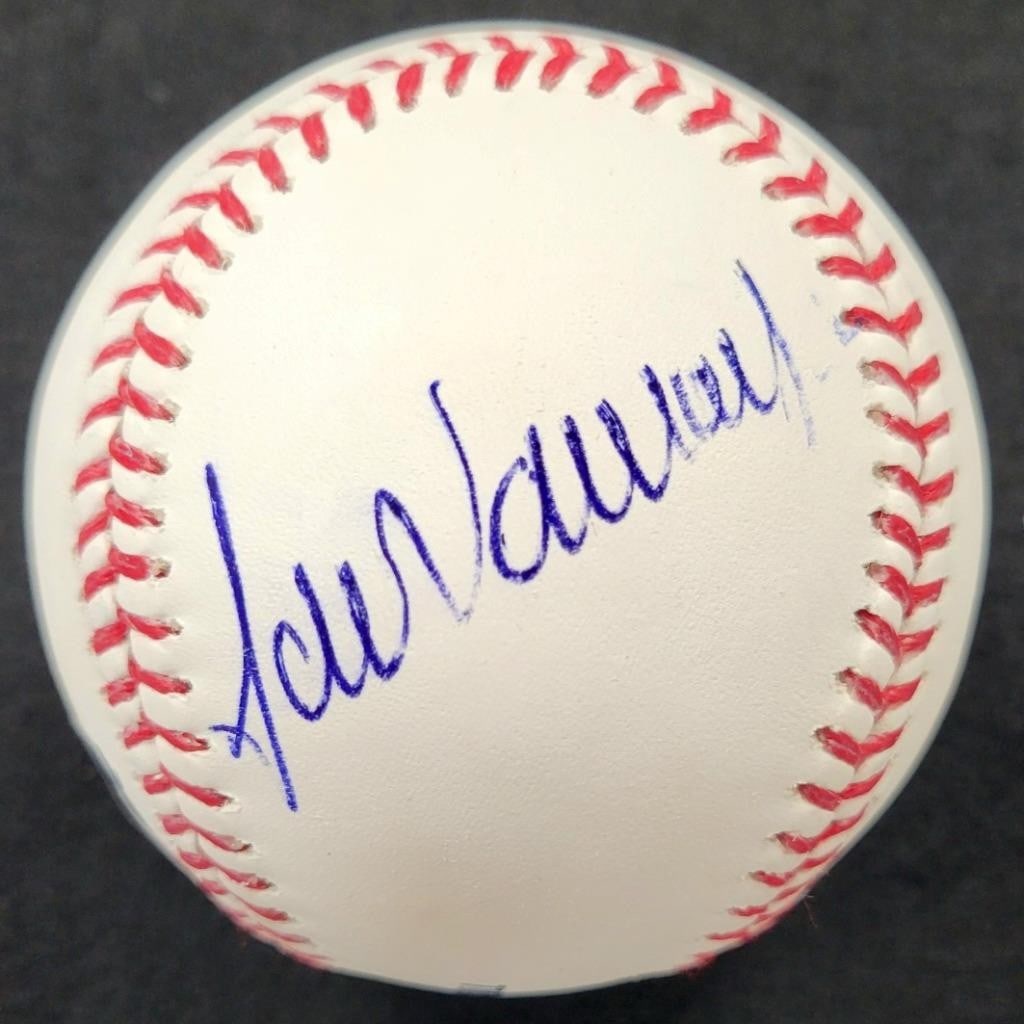 Fernando Valenzuela Signed MLB Baseball Dodgers Beckett BAS Authenticated: Fernando Valenzuela Signed MLB Baseball Dodgers Beckett BAS Authenticated This is an official MLB baseball signed by Fernando Valenzuela, a renowned pitcher known for his time with the Los Angeles Dod