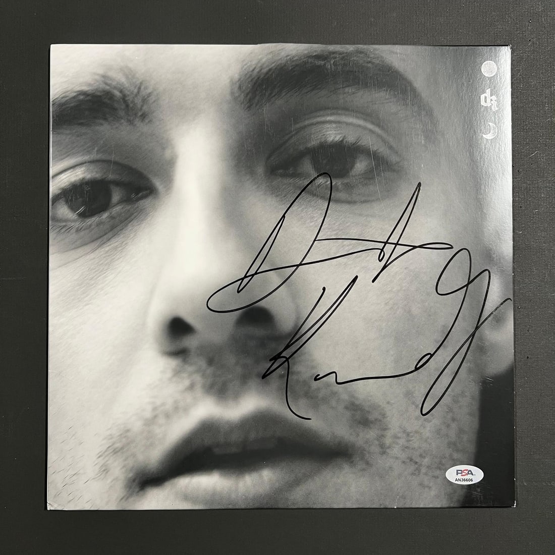Dermot Kennedy Signed Vinyl Insert Original PSA/DNA Certified: Dermot Kennedy Signed Vinyl Insert Original PSA/DNA Certified This is an original vinyl insert autographed by Dermot Kennedy, a notable singer-songwriter. The signature has been authenticated by PSA/D