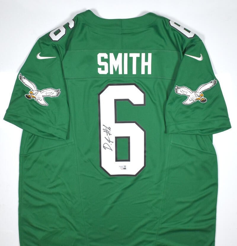 Philadelphia Eagles Kelly Green Nike Vapor Limited Jersey Autographed by Devonta Smith: Philadelphia Eagles Kelly Green Nike Vapor Limited Jersey Autographed by Devonta Smith This Philadelphia Eagles Kelly Green Vapor Nike Limited Jersey features the authentic signature of Devonta Smith.