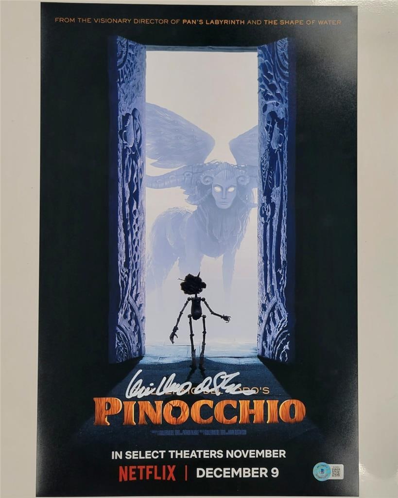 Guillermo Del Toro Signed 11x17 Pinocchio Photo Beckett Authenticated: Guillermo Del Toro Signed 11x17 Pinocchio Photo Beckett Authenticated This stunning photograph features a signed image from the acclaimed film 'Pinocchio,' directed by Guillermo Del Toro. The 11x17 ph