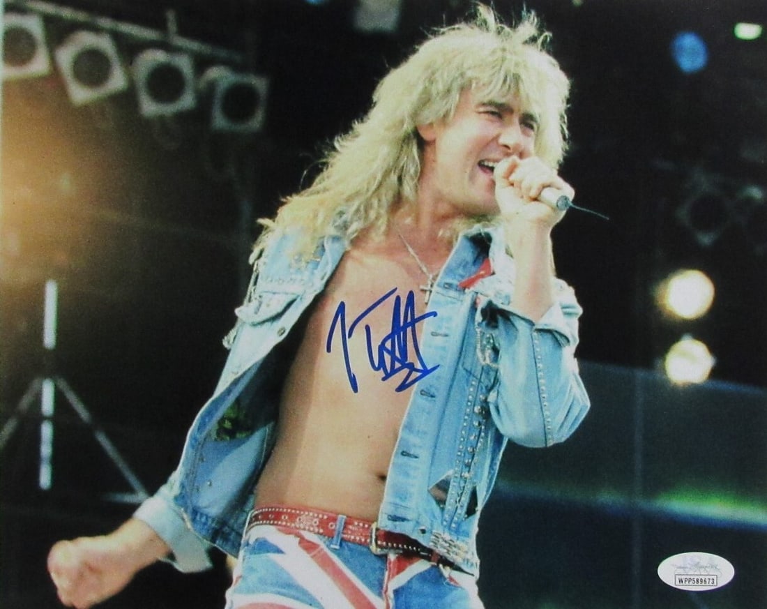 Joe Elliott Signed 8x10 Photo Def Leppard JSA Certified: Joe Elliott Signed 8x10 Photo Def Leppard JSA Certified This Joe Elliott autographed 8x10 photo features the legendary lead singer of Def Leppard, making it a must-have for any fan. The autograph is a