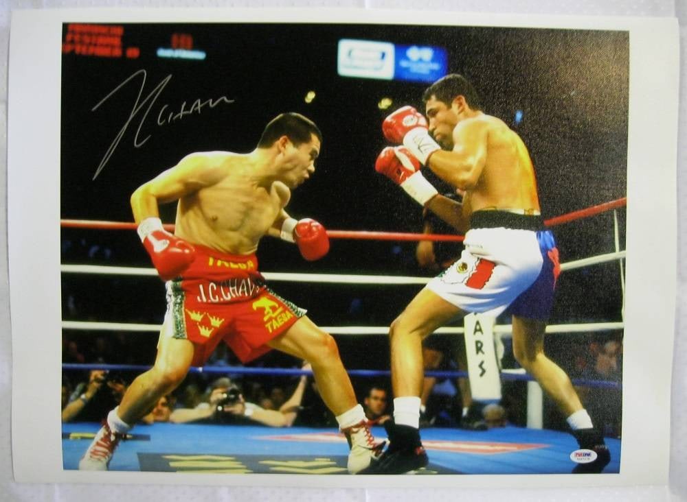 Julio Cesar Chavez Sr. Signed 16x20 Canvas Photo PSA/DNA De La Hoya: Julio Cesar Chavez Sr. Signed 16x20 Canvas Photo PSA/DNA De La Hoya Capture a memorable moment in boxing history with this original signed 16x20 photo on canvas featuring the legendary Julio Cesar Cha