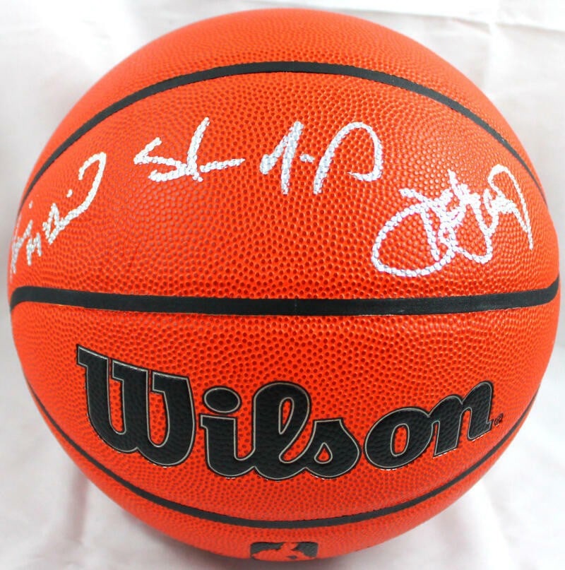 Signed NBA Wilson Basketball by Kemp McDaniel Schrempf Beckett Authenticated (1 of 12)