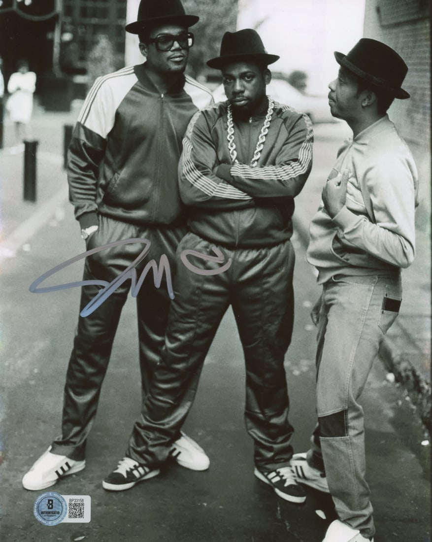Darryl McDaniels Run DMC Signed 8x10 Photo Beckett Authenticated: Darryl McDaniels Run DMC Signed 8x10 Photo Beckett Authenticated This authentic 8x10 photograph is personally signed by Darryl McDaniels of the iconic hip-hop group Run DMC. The signature has been aut