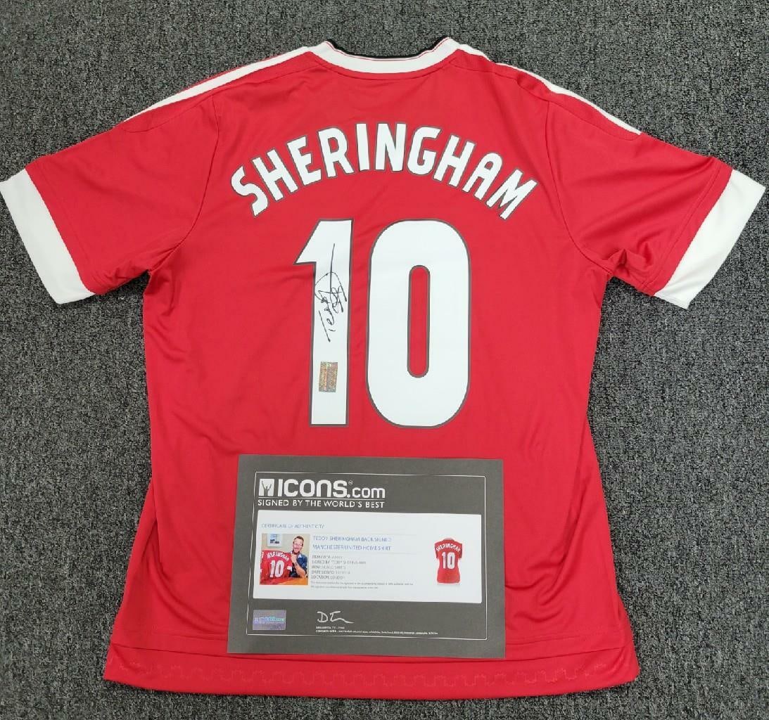 Teddy Sheringham Signed Manchester United Jersey with Icons COA: Teddy Sheringham Signed Manchester United Jersey with Icons COA Own a piece of soccer history with this authentic Manchester United jersey, boldly signed by legendary player Teddy Sheringham. This pre