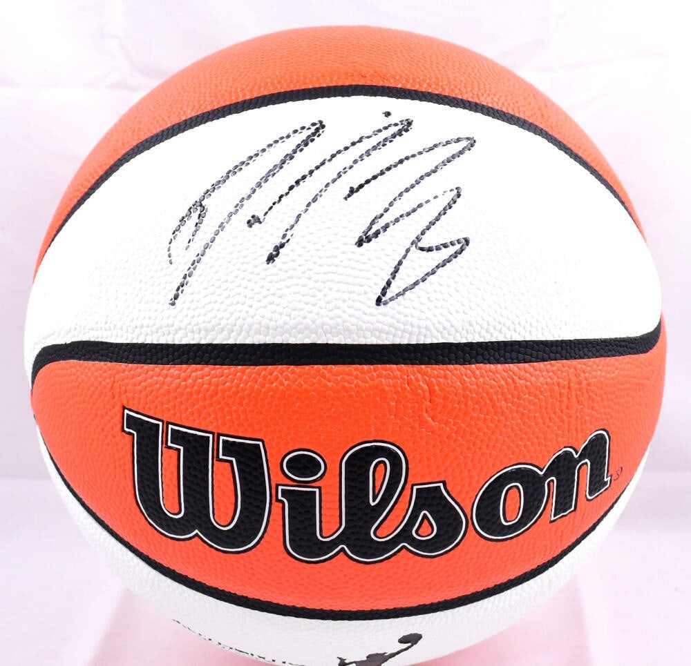 Diana Taurasi Autographed WNBA Wilson Basketball Beckett Authenticated (1 of 7)