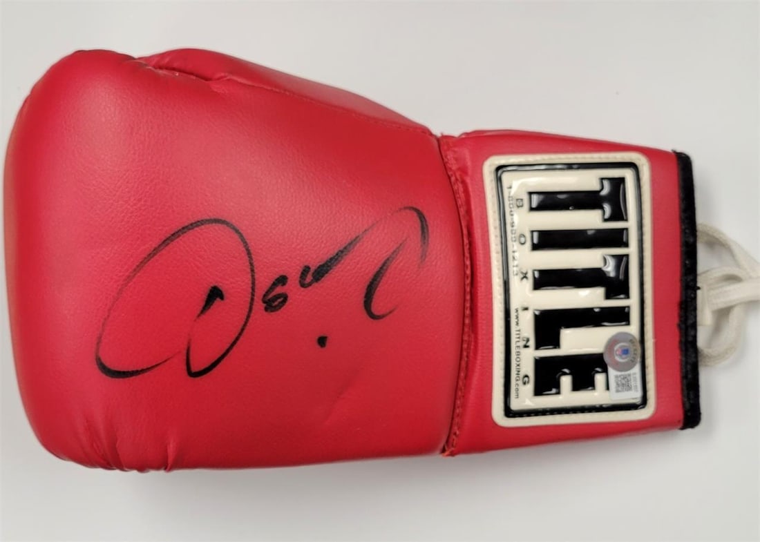 Oscar De La Hoya Signed Boxing Glove Beckett Authenticated (1 of 5)
