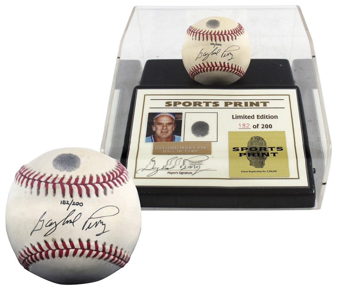 Gaylord Perry Signed Limited Edition Thumbprint Baseball #d/200 with Display Case Beckett COA (1 of 5)