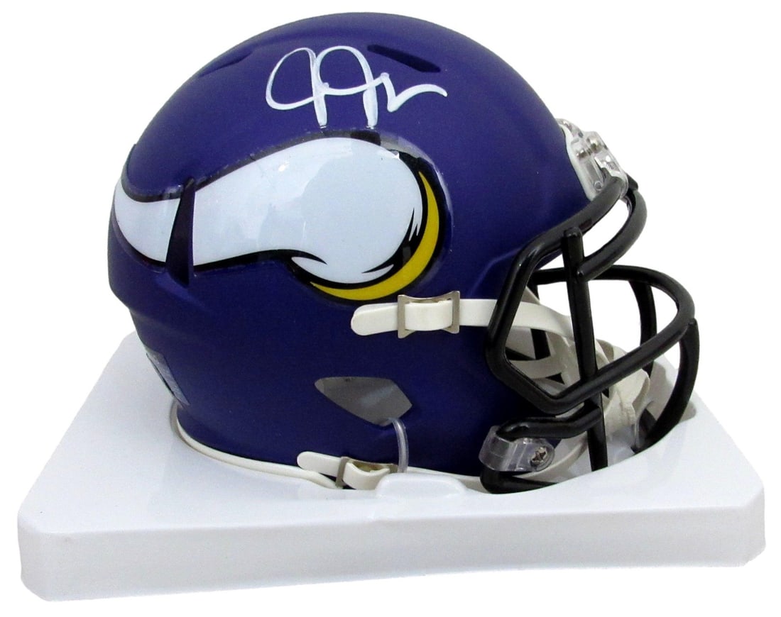 Minnesota Vikings Mini Helmet Signed by Justin Jefferson PROVA Authentication: Minnesota Vikings Mini Helmet Signed by Justin Jefferson PROVA Authentication This is a Justin Jefferson signed mini football helmet from the Minnesota Vikings, authenticated by PROVA Group. It featur