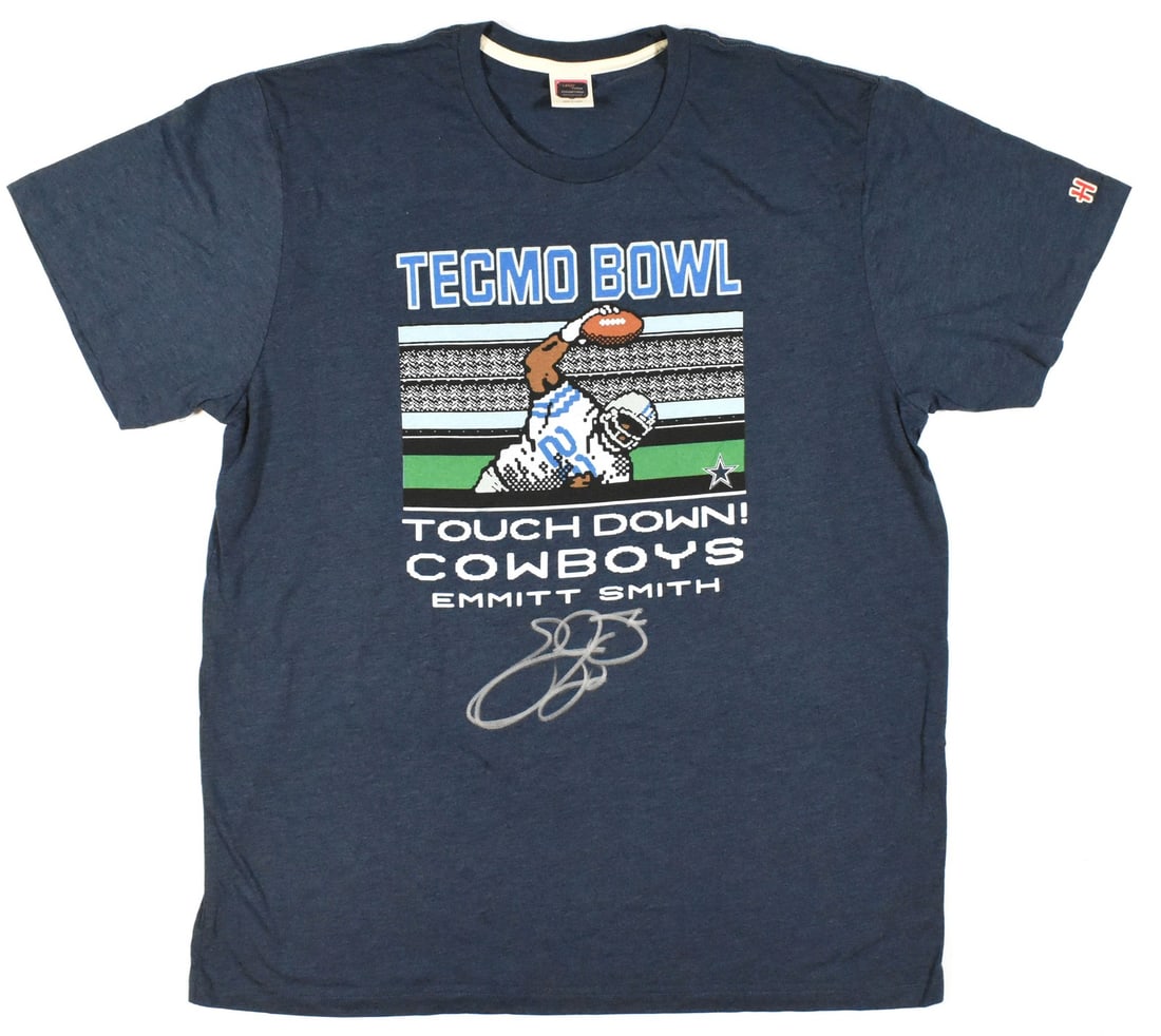 Emmitt Smith Signed Dallas Cowboys T-Shirt Beckett Hologram: Emmitt Smith Signed Dallas Cowboys T-Shirt Beckett Hologram Celebrate the legacy of Emmitt Smith with this autographed Dallas Cowboys homage t-shirt. An original piece that pays tribute to one of foot
