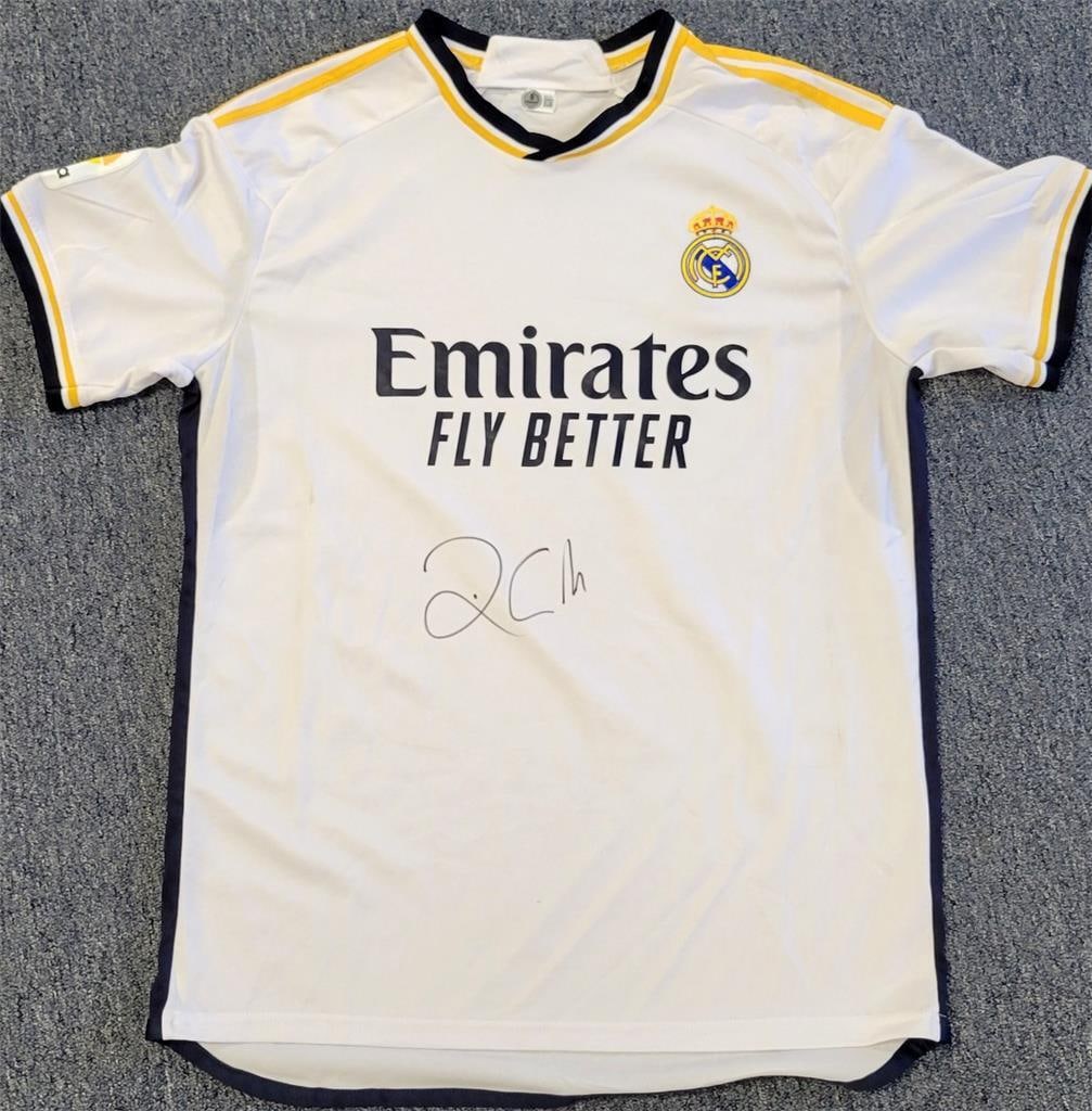 Rodrygo Signed Real Madrid Jersey with Beckett Authentication: Rodrygo Signed Real Madrid Jersey with Beckett Authentication This is an original signed jersey from Rodrygo, a prominent player for Real Madrid. The jersey features an authenticated autograph verifie