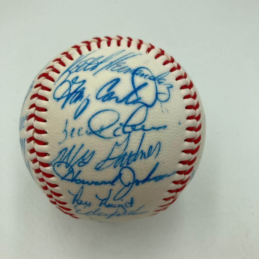 1985-86 New York Mets Team Signed Baseball 28 Autographs with Gary Carter: 1985-86 New York Mets Team Signed Baseball 28 Autographs with Gary Carter Own a piece of baseball history with this 1985-1986 New York Mets Team Signed Baseball featuring 28 signatures, including lege