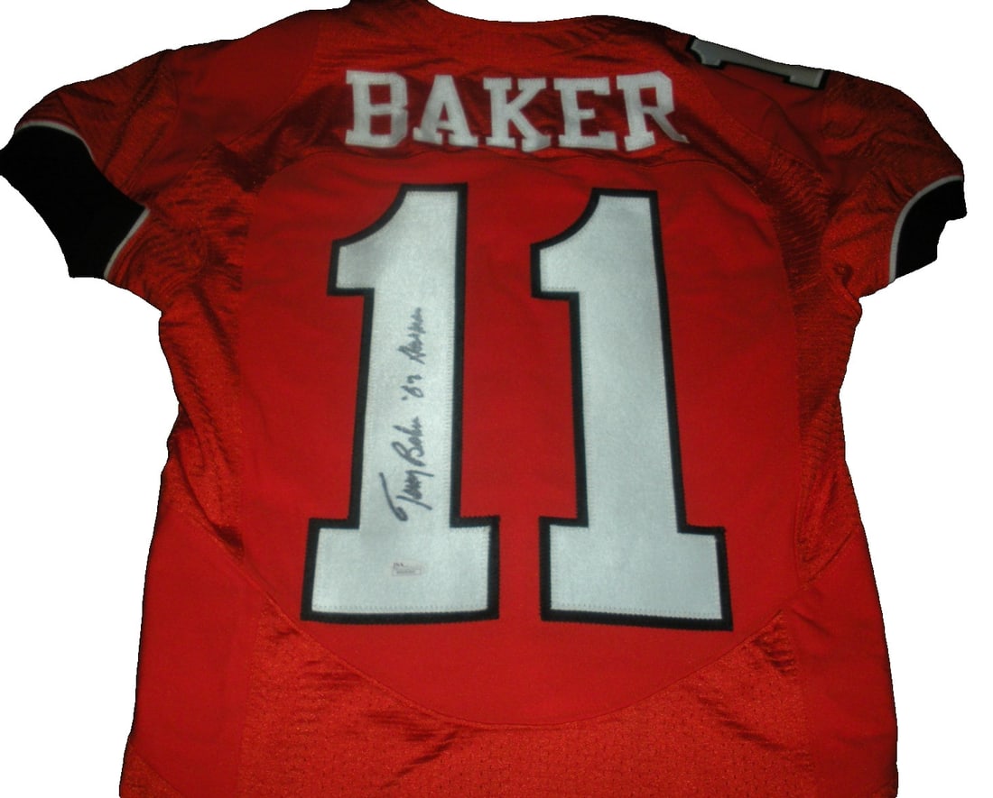 Terry Baker Oregon State Beavers Signed Nike Jersey JSA COA: Terry Baker Oregon State Beavers Signed Nike Jersey JSA COA This officially licensed Nike jersey is signed by Terry Baker, a notable player associated with the Oregon State Beavers. It features authen