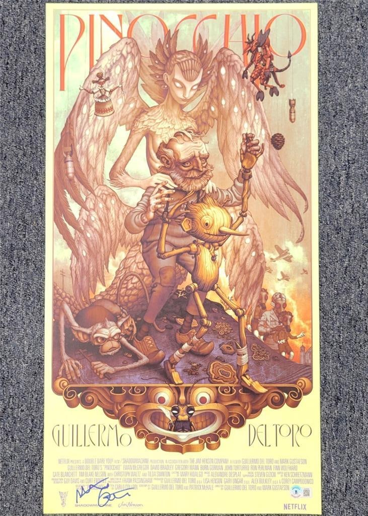 Mark Gustafson Signed 12x18 Pinocchio Photo Beckett Authenticated: Mark Gustafson Signed 12x18 Pinocchio Photo Beckett Authenticated This original photograph features a stunning depiction from Guillermo del Toro's Pinocchio, measuring 12x18 inches. It is personally s