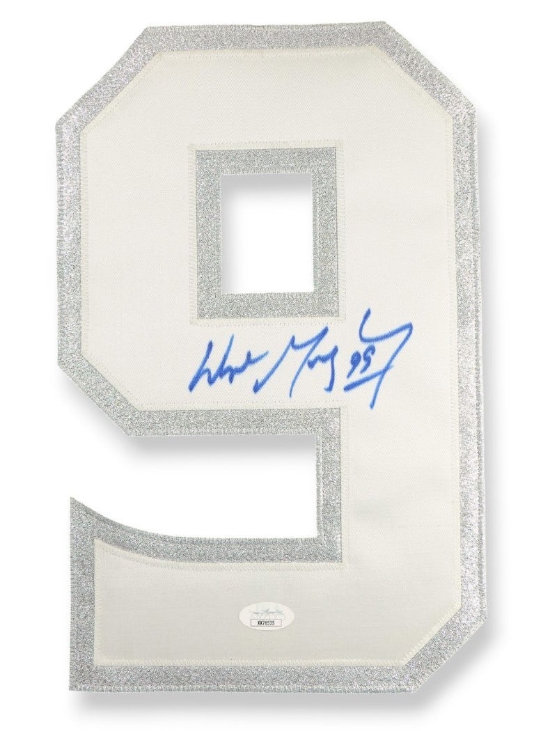Wayne Gretzky Signed #9 Jersey Number Patch Kings JSA Authenticated: Wayne Gretzky Signed #9 Jersey Number Patch Kings JSA Authenticated This is an authentic jersey number patch signed by hockey legend Wayne Gretzky, featuring his iconic #9. The patch is specifically f