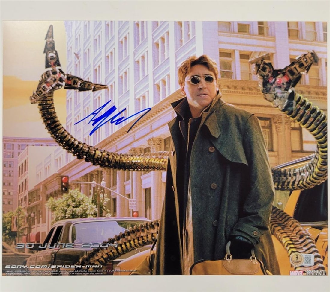 Alfred Molina Signed Spider-Man 2 11x14 Photo Beckett Authenticated: Alfred Molina Signed Spider-Man 2 11x14 Photo Beckett Authenticated This is an original 11x14 photograph from the movie Spider-Man 2, featuring the autograph of Alfred Molina. The item is authenticate