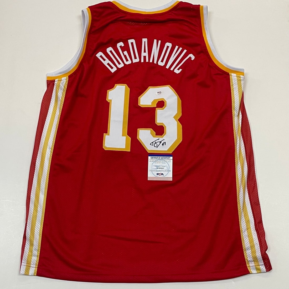 Bogdan Bogdanovic Atlanta Hawks Signed Jersey PSA/DNA Authenticated: Bogdan Bogdanovic Atlanta Hawks Signed Jersey PSA/DNA Authenticated This original jersey features the autograph of Bogdan Bogdanovic, a prominent player for the Atlanta Hawks. The signature has been a