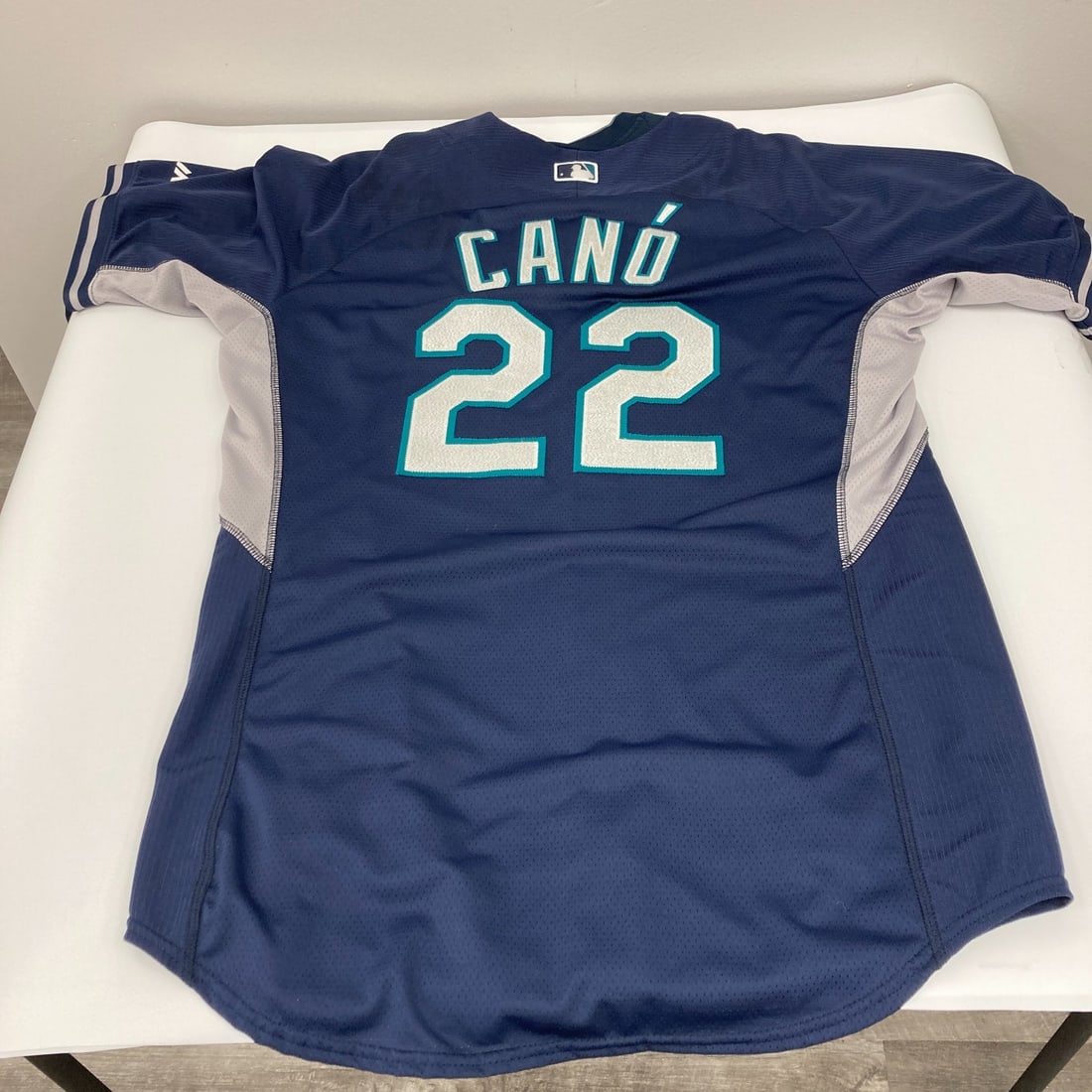 Robinson Cano 2015 Game Used Seattle Mariners Jersey with COA: Robinson Cano 2015 Game Used Seattle Mariners Jersey with COA Own a piece of baseball history with this 2015 Seattle Mariners game-used Majestic jersey worn by Robinson Cano. This original jersey come