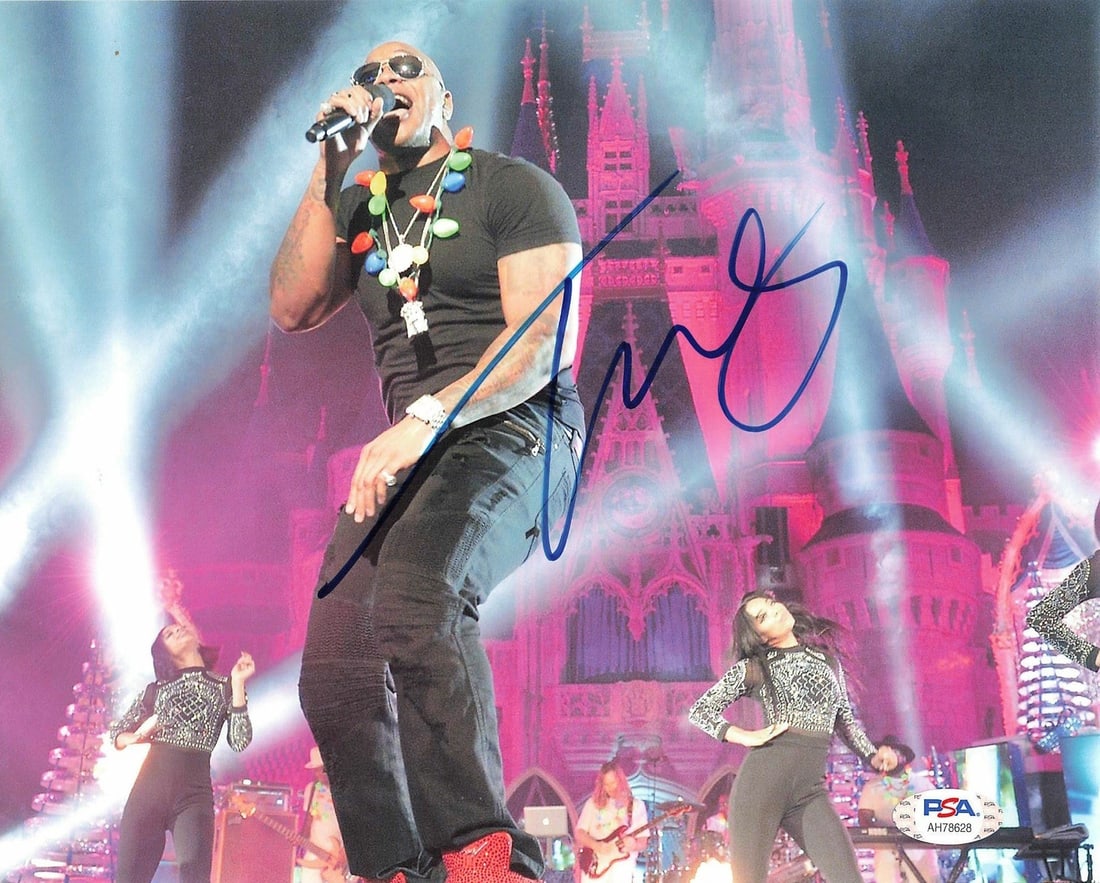 Flo Rida Autographed 8x10 Photo PSA/DNA Certified Original: Flo Rida Autographed 8x10 Photo PSA/DNA Certified Original This professionally printed 8x10 photograph features the signature of rapper Flo Rida, authenticated by experts at PSA/DNA, ensuring its auth