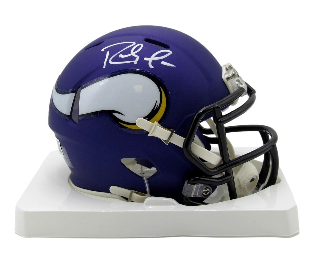 Minnesota Vikings Mini Helmet with Randy Moss Hall of Fame Signature Beckett Authenticated: Minnesota Vikings Mini Helmet with Randy Moss Hall of Fame Signature Beckett Authenticated This is an original Randy Moss Hall of Fame signed Minnesota Vikings mini football helmet. The helmet feature