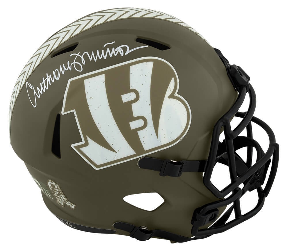 Anthony Munoz Signed Bengals Salute Riddell Full Size Helmet with COA: Anthony Munoz Signed Bengals Salute Riddell Full Size Helmet with COA Celebrate the legacy of football legend Anthony Munoz with this signed Cincinnati Bengals Salute to Service Riddell full-size repl