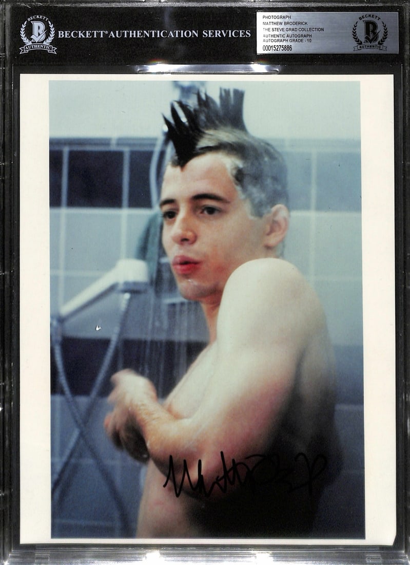 Matthew Broderick Signed 8x10 Ferris Bueller Photo Beckett Authenticated: Matthew Broderick Signed 8x10 Ferris Bueller Photo Beckett Authenticated Celebrate the legacy of a classic film with this signed 8x10 photograph of Matthew Broderick from the iconic 1986 movie, Ferris