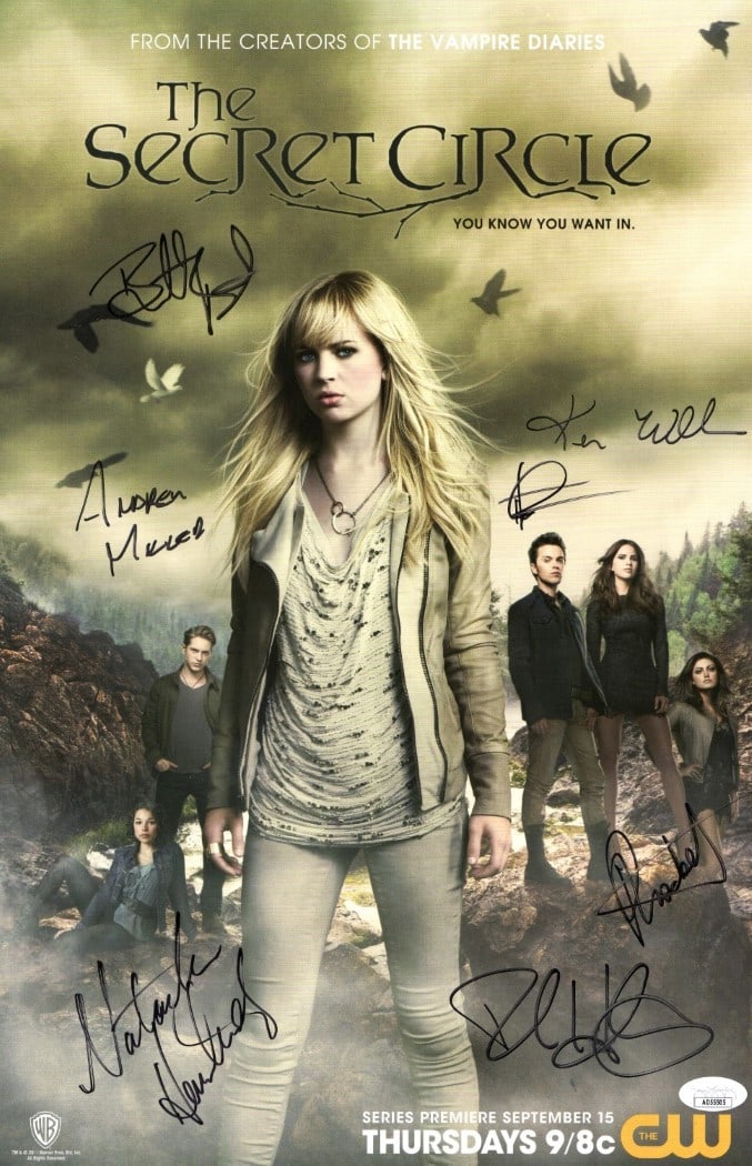 The Secret Circle Multi Signed 11X17 Poster with 7 Autographs JSA: The Secret Circle Multi Signed 11X17 Poster with 7 Autographs JSA This captivating 11"x17" poster for 'The Secret Circle' features the signatures of six talented individuals: Britt Robertson, Natasha