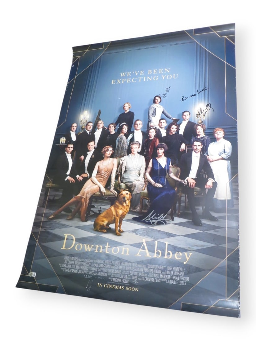 Downton Abbey Multi Signed 27x40 Poster Beckett Authenticated: Downton Abbey Multi Signed 27x40 Poster Beckett Authenticated This original 27x40 poster from Downton Abbey features the signatures of four notable cast members: Michelle Dockery, Sophie McShera, Pene