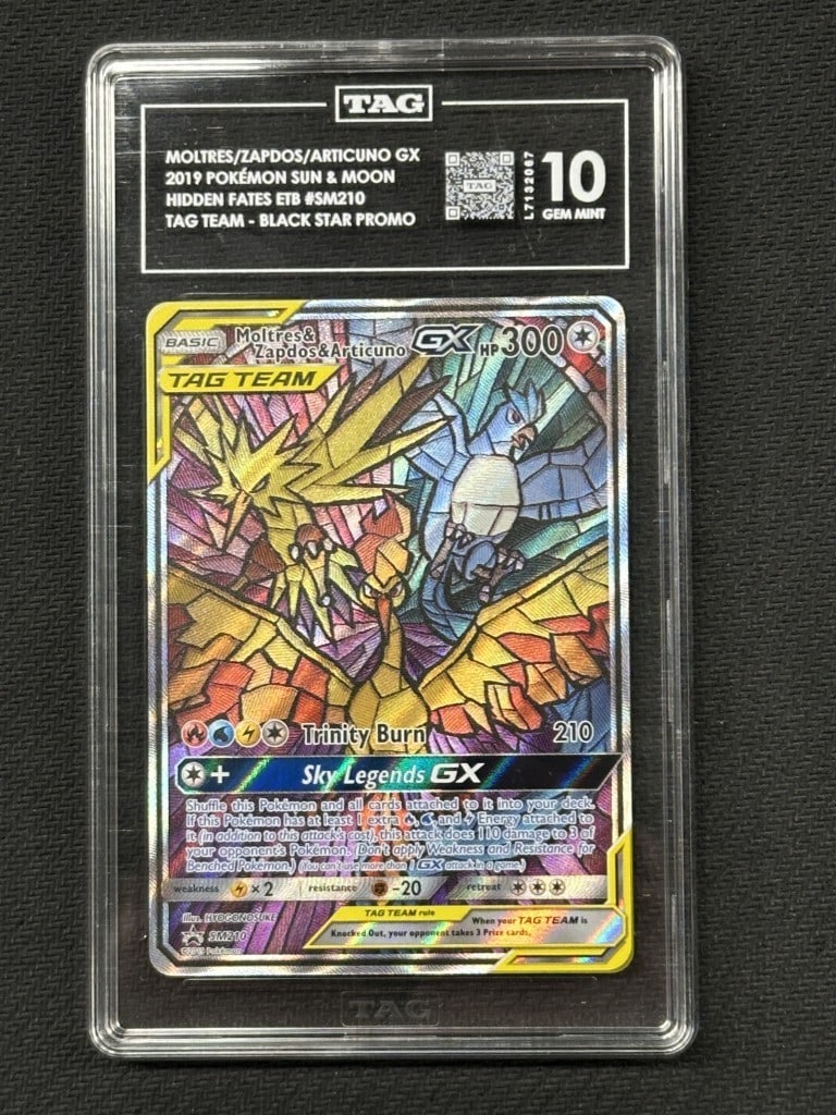Moltres Zapdos Articuno GX TAG 10 Hidden Fates Black Star Promo Card: Moltres Zapdos Articuno GX TAG 10 Hidden Fates Black Star Promo Card Introducing the Moltres Zapdos Articuno GX from the Hidden Fates collection, a stunning Black Star Promo card. This collectible fea