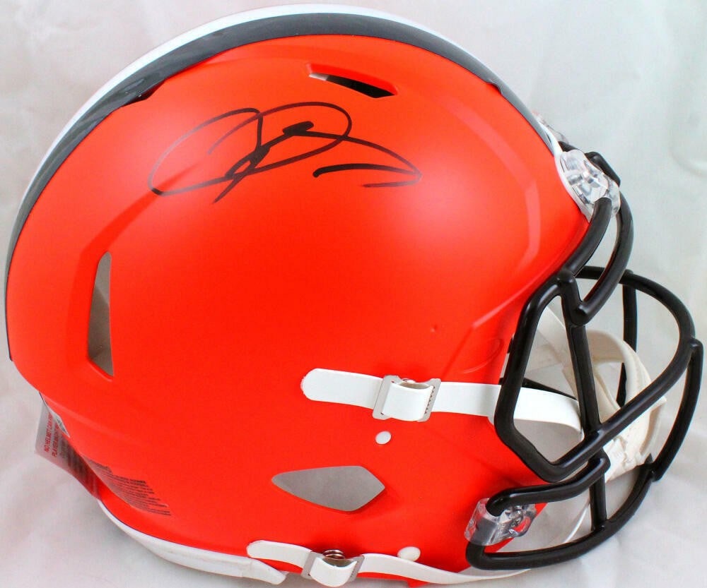 Odell Beckham Signed Cleveland Browns Full Size Helmet Beckett Authenticated: Odell Beckham Signed Cleveland Browns Full Size Helmet Beckett Authenticated This is an authentic full-size Cleveland Browns helmet signed by Odell Beckham Jr., a prominent player in professional foot