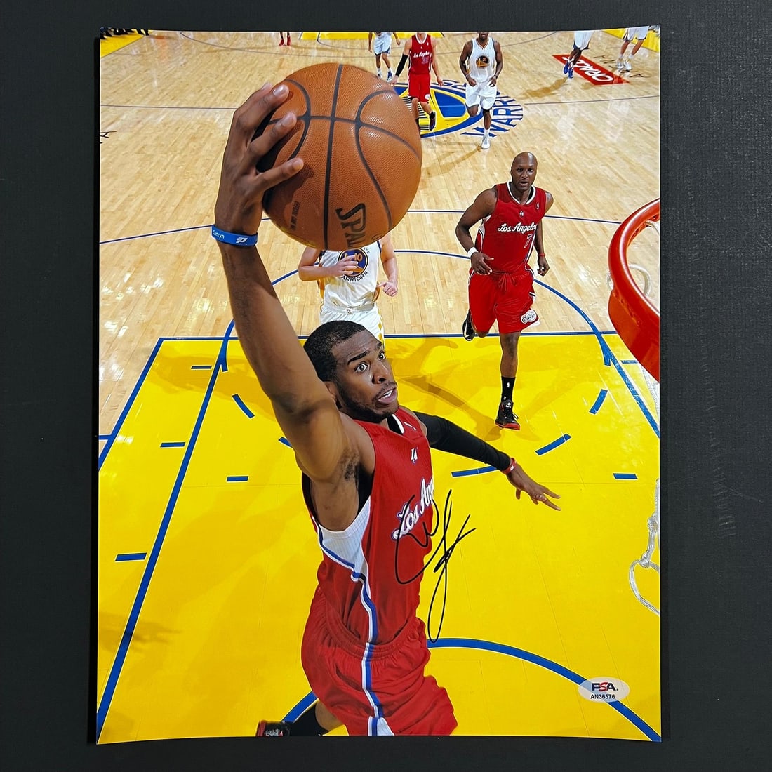 Chris Paul Autographed 11x14 Photo PSA/DNA Los Angeles Clippers: Chris Paul Autographed 11x14 Photo PSA/DNA Los Angeles Clippers This is an original 11x14 photograph autographed by Chris Paul, the renowned basketball player known for his time with the Los Angeles C