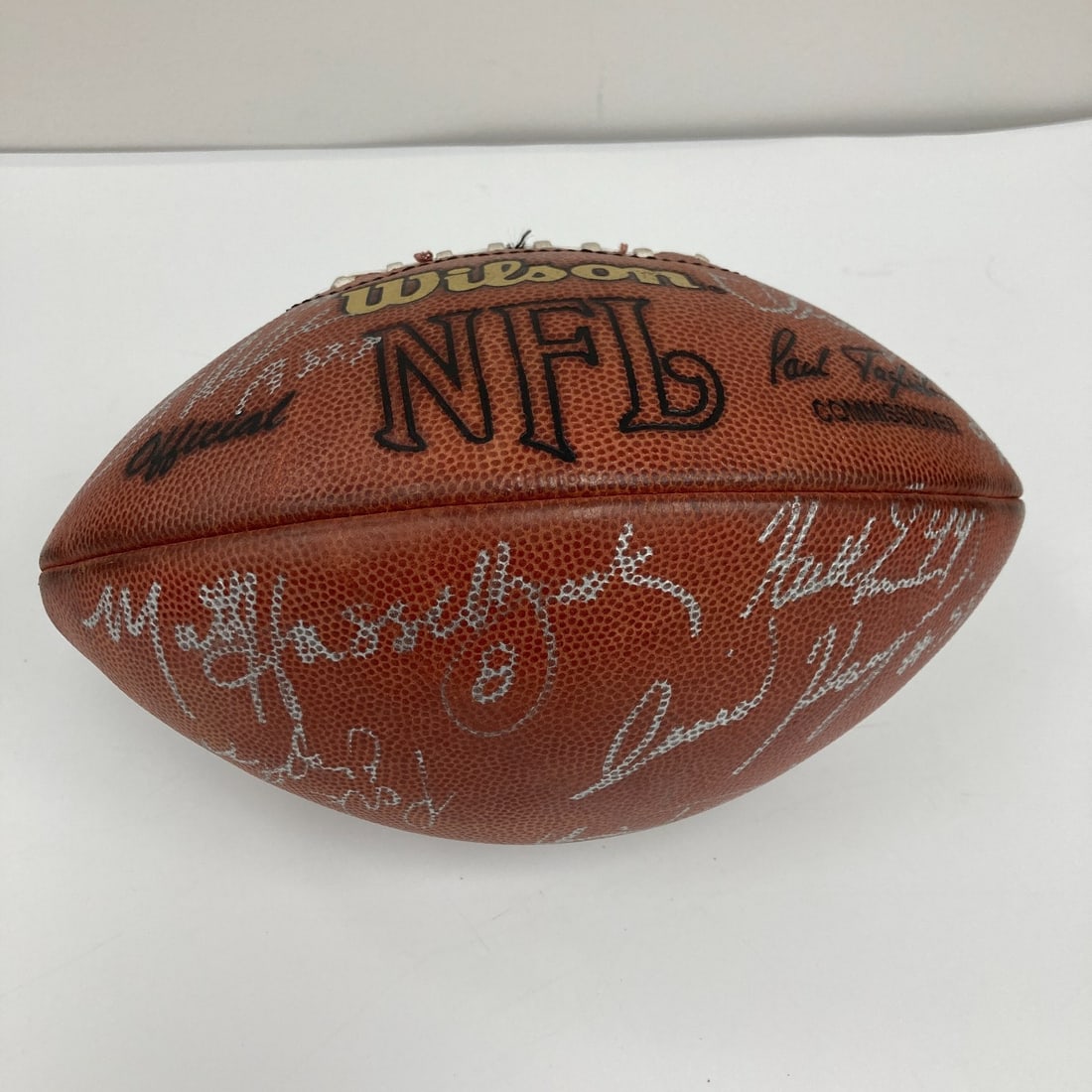 Seattle Seahawks Team Signed Wilson NFL Football with Matt Hasselbeck: Seattle Seahawks Team Signed Wilson NFL Football with Matt Hasselbeck This is a Seattle Seahawks team-signed NFL game used Wilson football featuring signatures from Matt Hasselbeck and several other p