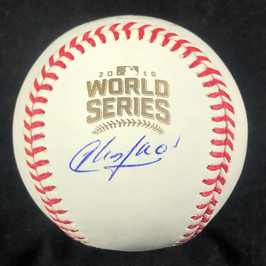 Aroldis Chapman Autographed 2016 World Series Baseball PSA/DNA Certified: Aroldis Chapman Autographed 2016 World Series Baseball PSA/DNA Certified This is a 2016 Rawlings Official World Series Baseball autographed by Aroldis Chapman, who played for the Chicago Cubs. The sig