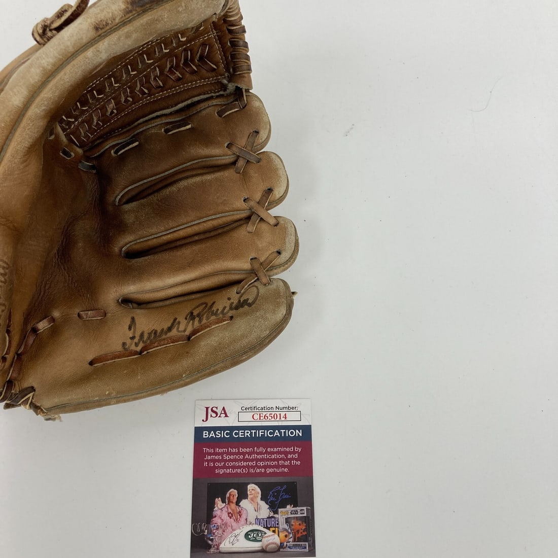 Frank Robinson Autographed 1970's Macgregor Baseball Glove with JSA COA: Frank Robinson Autographed 1970's Macgregor Baseball Glove with JSA COA This is a pre-owned 1970's Macgregor Game Model baseball glove signed by the legendary player Frank Robinson. The glove comes wi