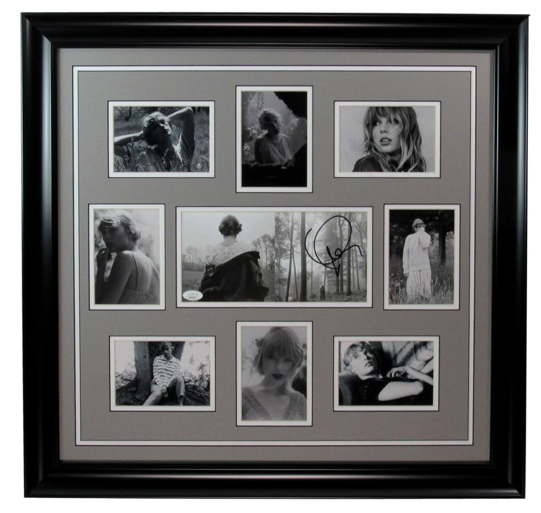 Taylor Swift Framed Signed CD Insert with Photo Collage JSA Authenticated: Taylor Swift Framed Signed CD Insert with Photo Collage JSA Authenticated This is a stunning framed display featuring a Taylor Swift Signed CD Insert accompanied by a photo collage. The piece is an or