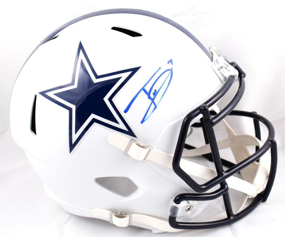 Trevon Diggs Autographed Dallas Cowboys Full Size Helmet Beckett Authenticated: Trevon Diggs Autographed Dallas Cowboys Full Size Helmet Beckett Authenticated This is an original, pre-owned full-size flat white speed helmet autographed by Trevon Diggs, a standout player for the D
